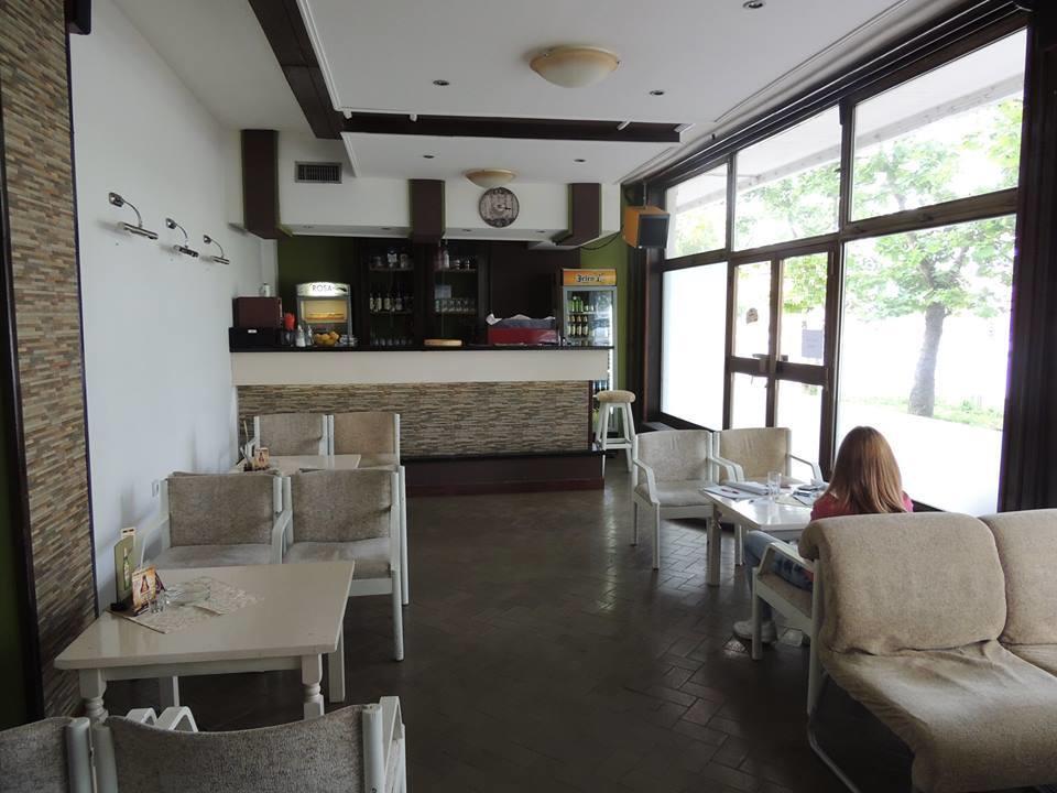 Hotel Restoran Sa Prenocistem Zitiste Exterior foto